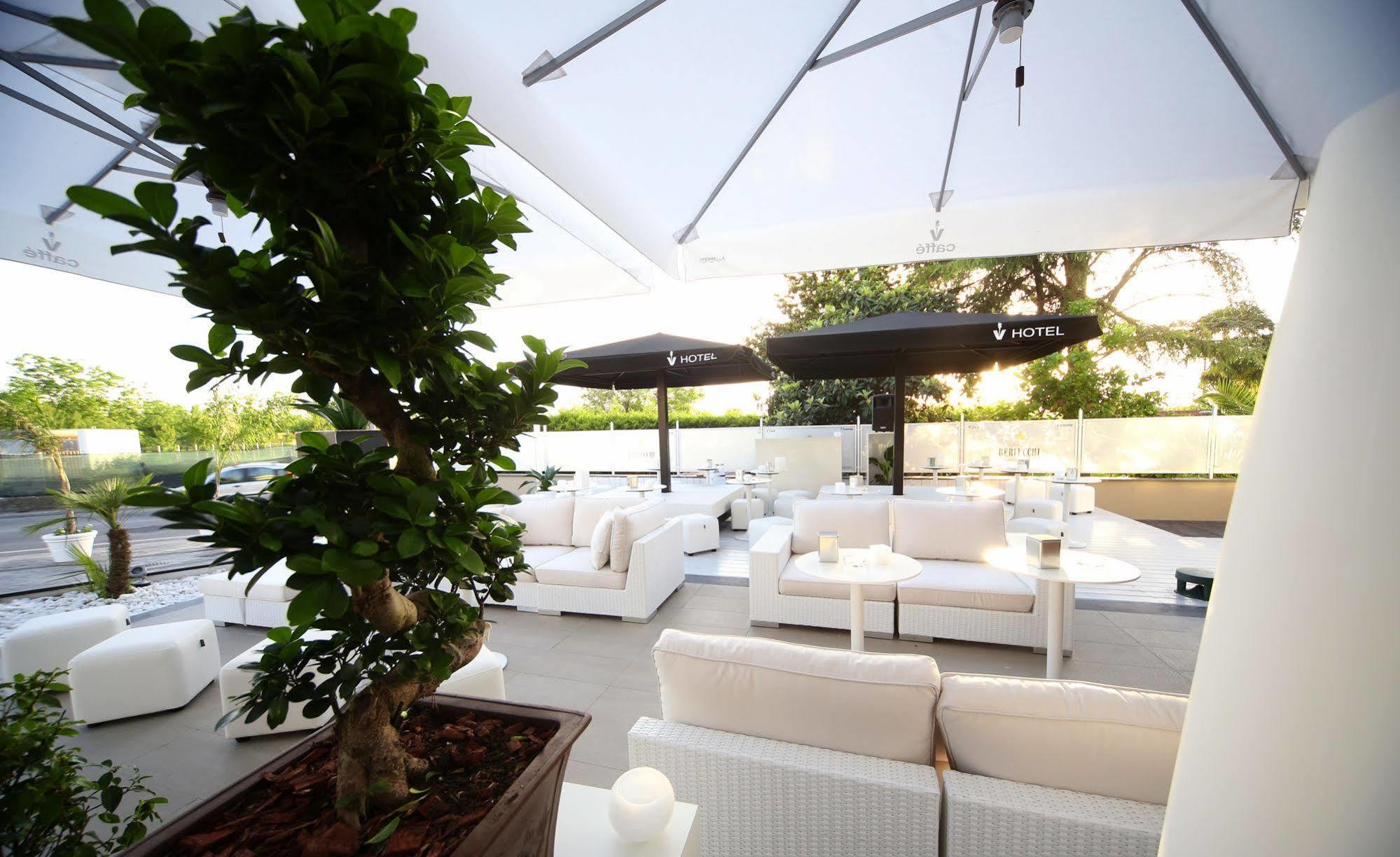 Victoria Hotel Pomigliano d'Arco Exterior foto